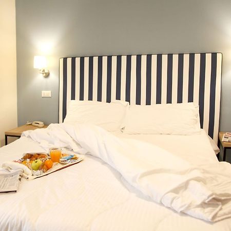 Hotel Majorca Sul Mare In Centro A Riccione Dış mekan fotoğraf
