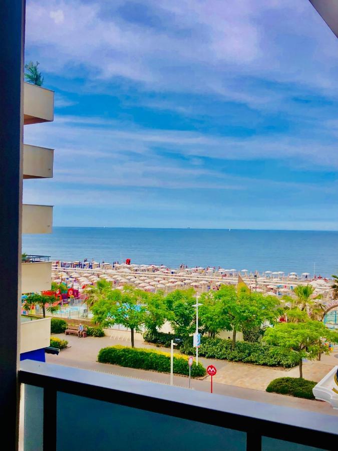 Hotel Majorca Sul Mare In Centro A Riccione Dış mekan fotoğraf