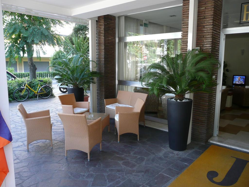 Hotel Majorca Sul Mare In Centro A Riccione Dış mekan fotoğraf