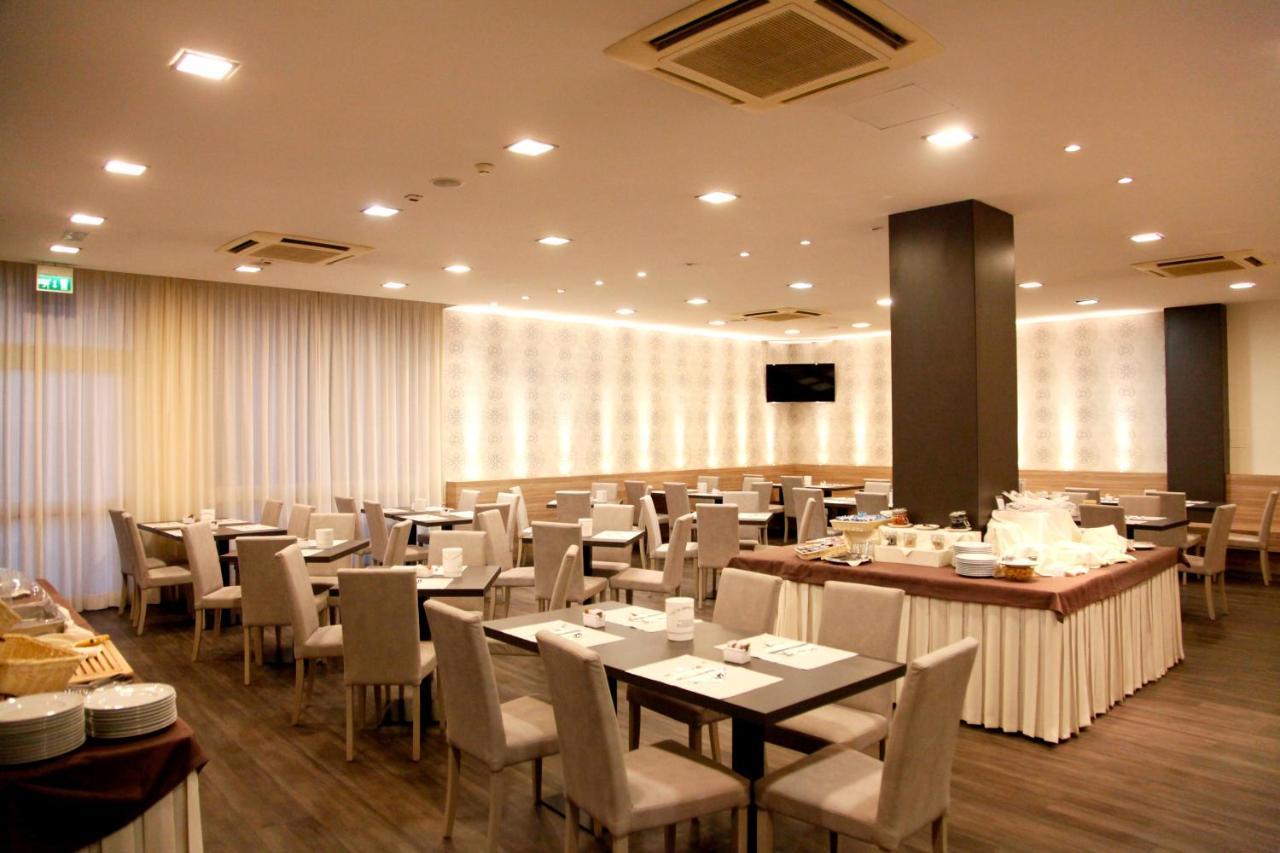 Hotel Majorca Sul Mare In Centro A Riccione Dış mekan fotoğraf
